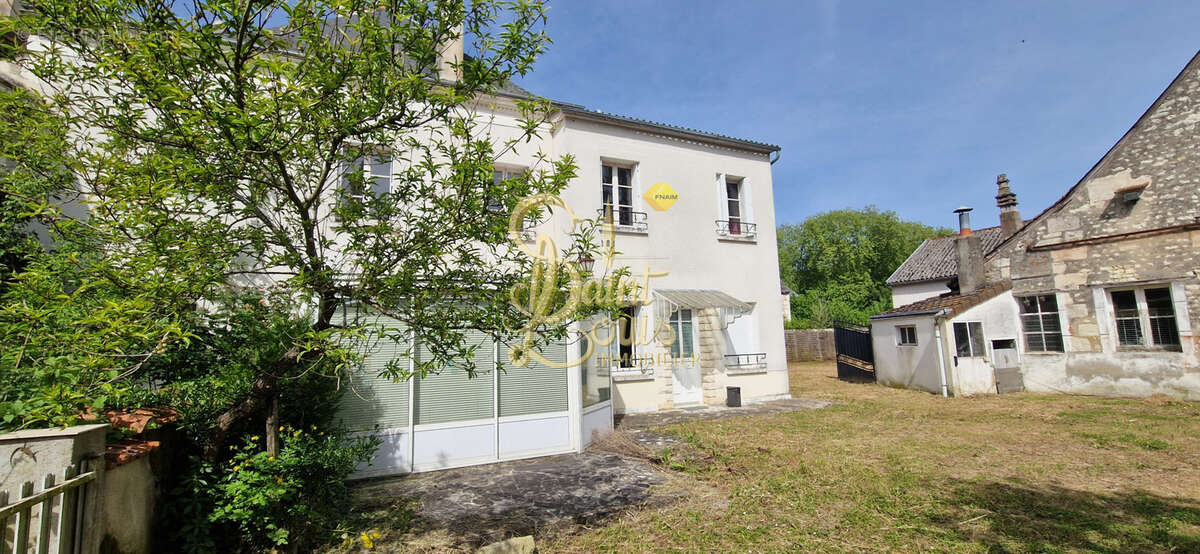 Maison à CHAMPIGNY-SUR-VEUDE