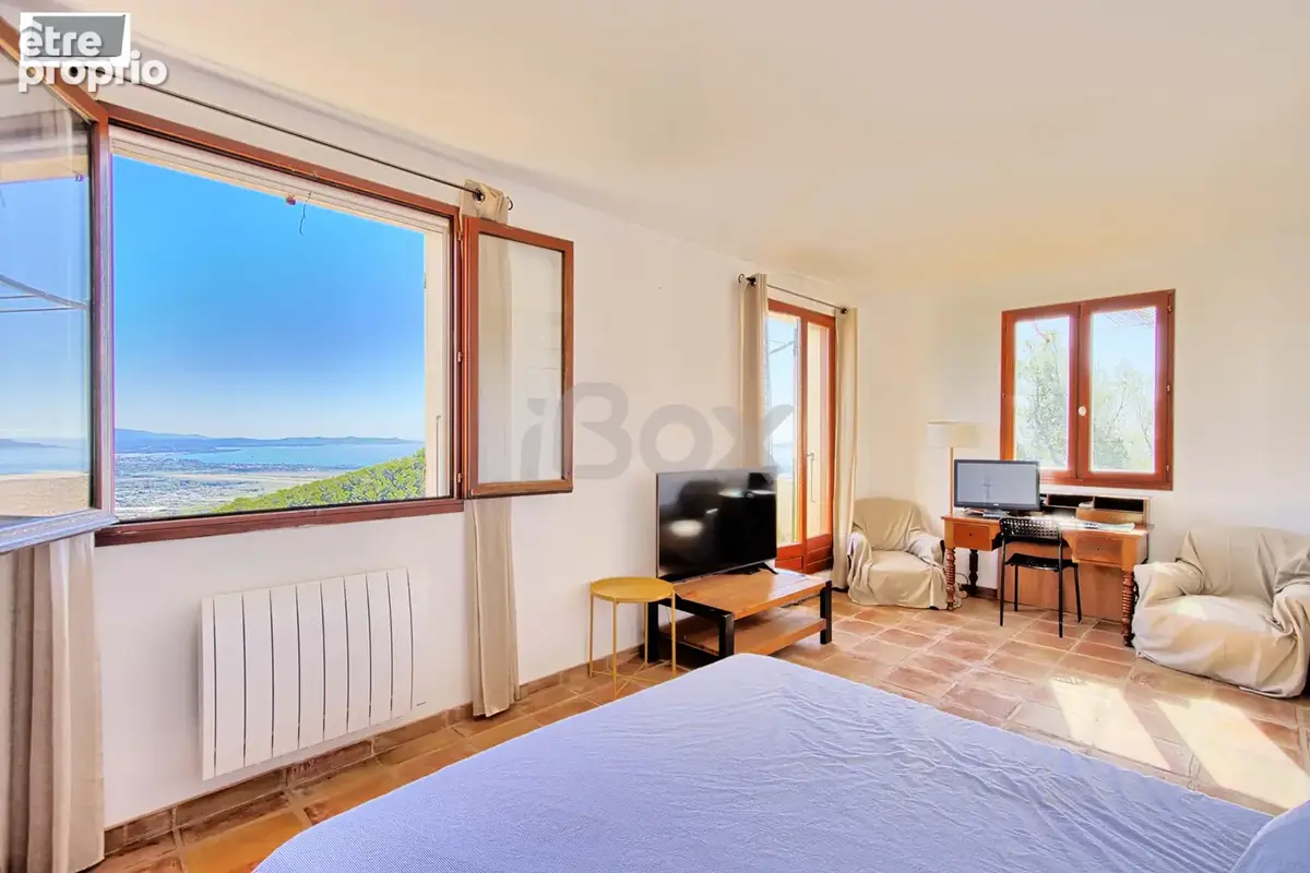 Hyeres au calme absolu vue mer maison de 120m2 avec terrasses et jardin - photo 12