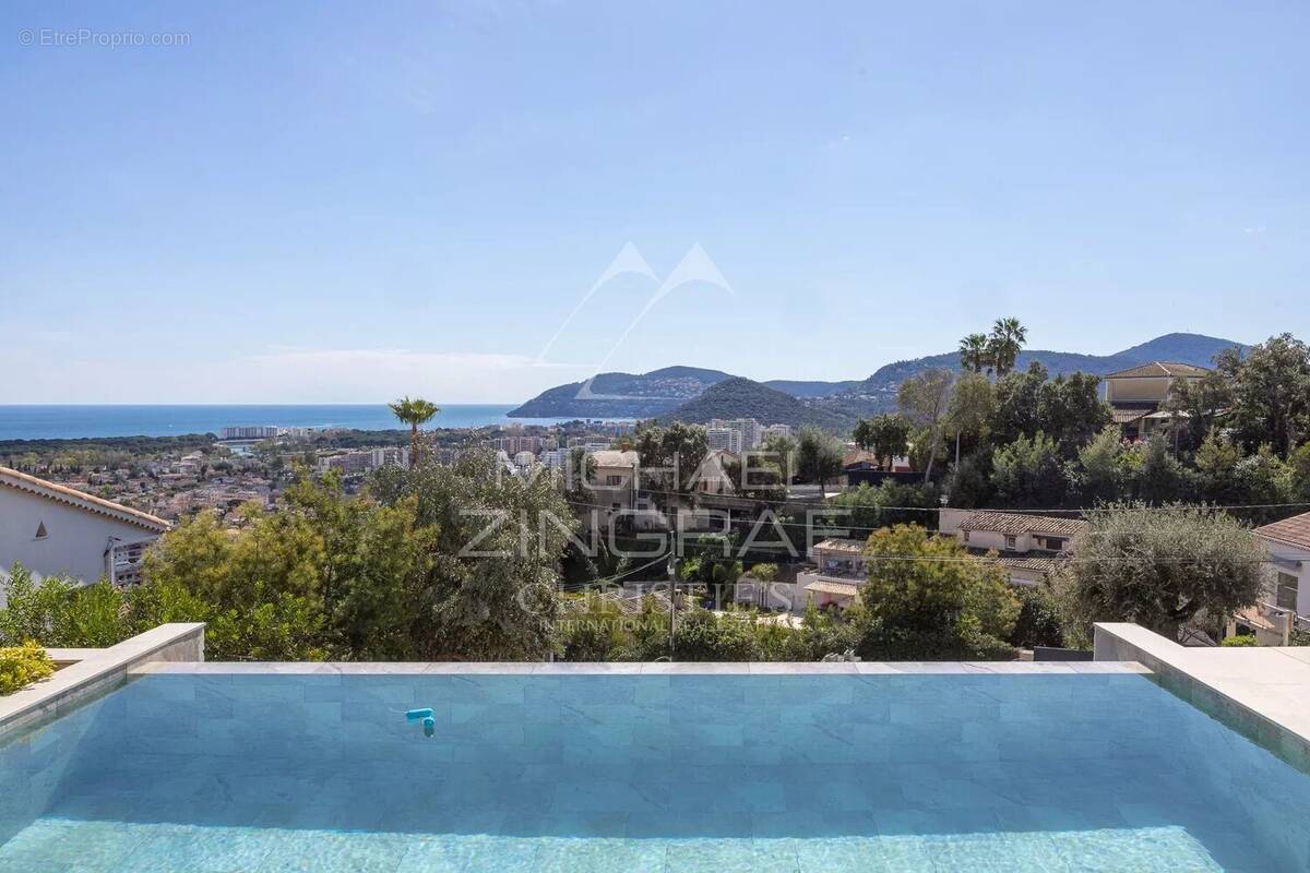 Maison à MANDELIEU-LA-NAPOULE