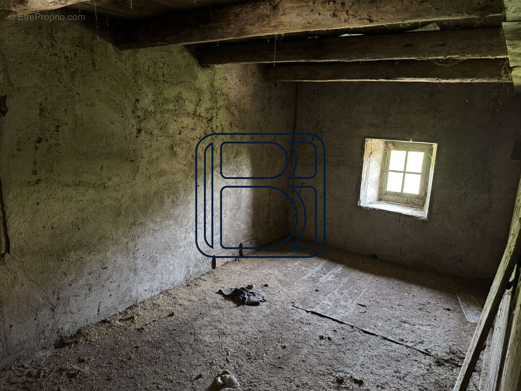 Maison à SAINT-FERREOL-DES-COTES