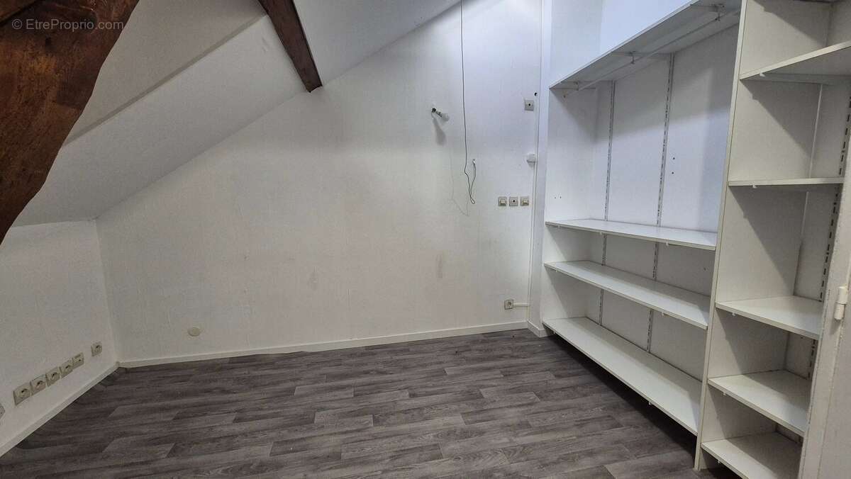 Appartement à NAY