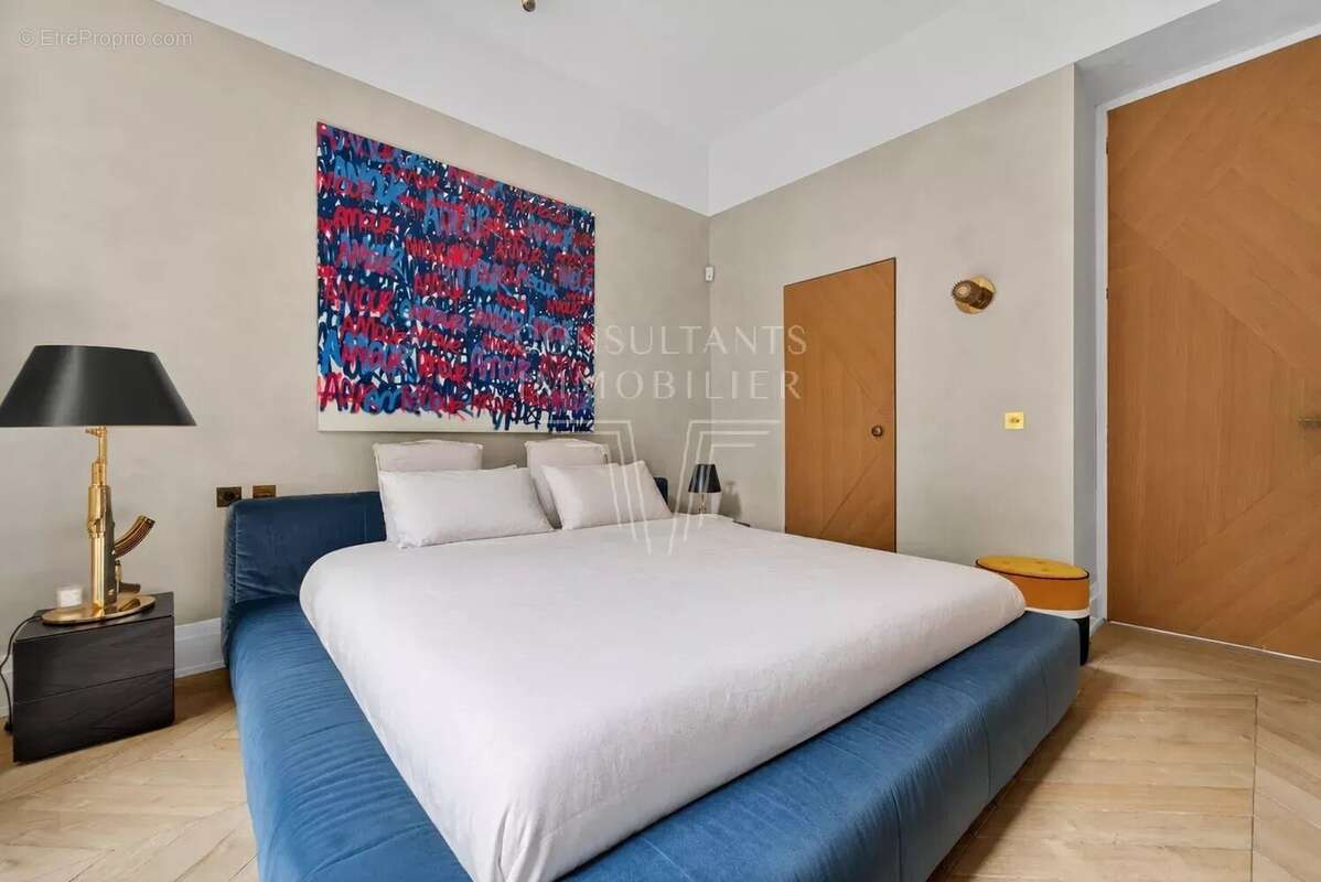 Appartement à PARIS-16E