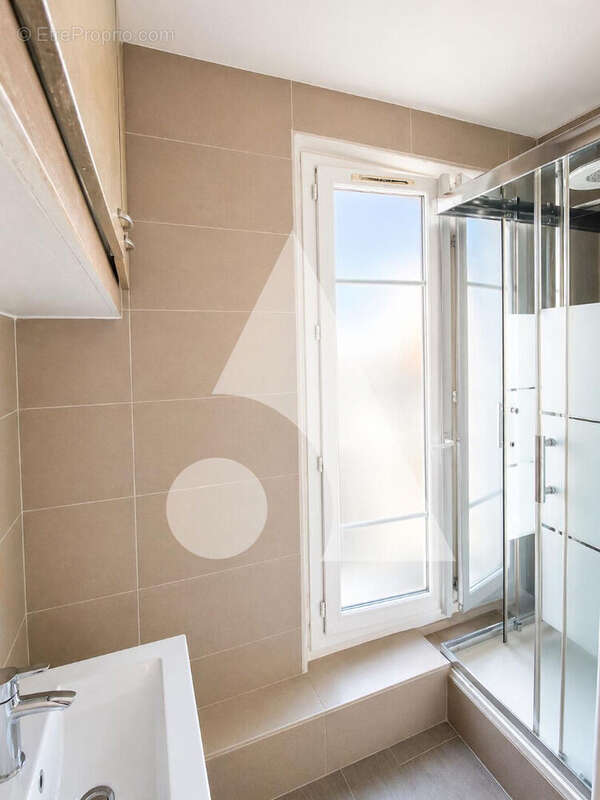 Appartement à LES LILAS