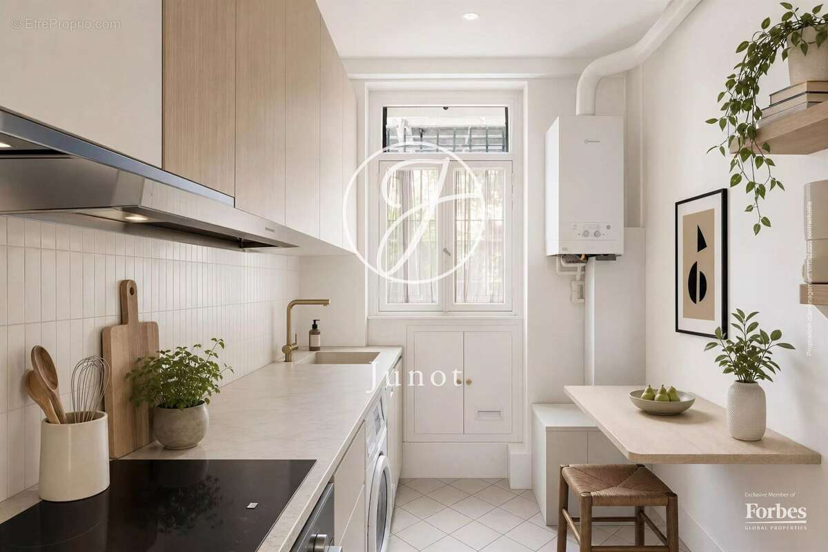 Paris 16e - MAIRIE / TOUR - Appartement - 5 pièces - 91,29m² Carrez - 2/3 chambres - photo 4