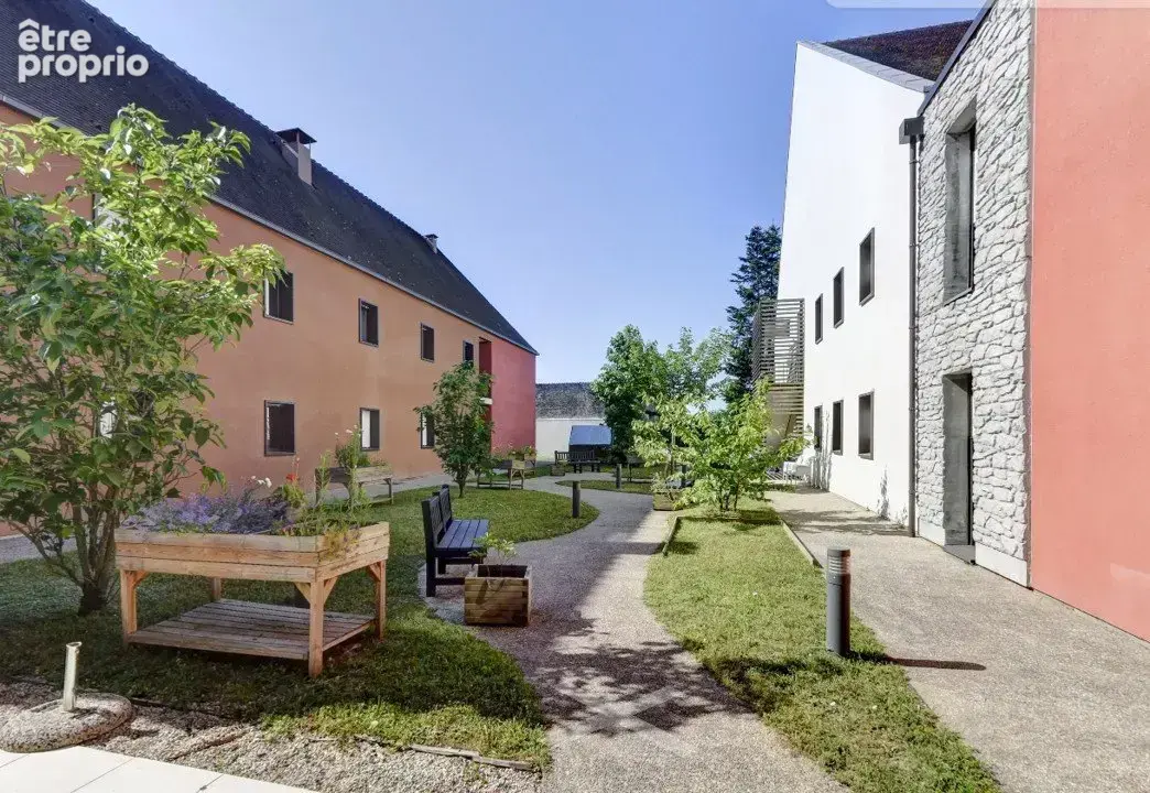 INVESTISSEMENT LOCATIF  Saint-Denis-de-l'Hôtel  Résidence EHPAD du Port - 7,8% de rentabilité - photo 10