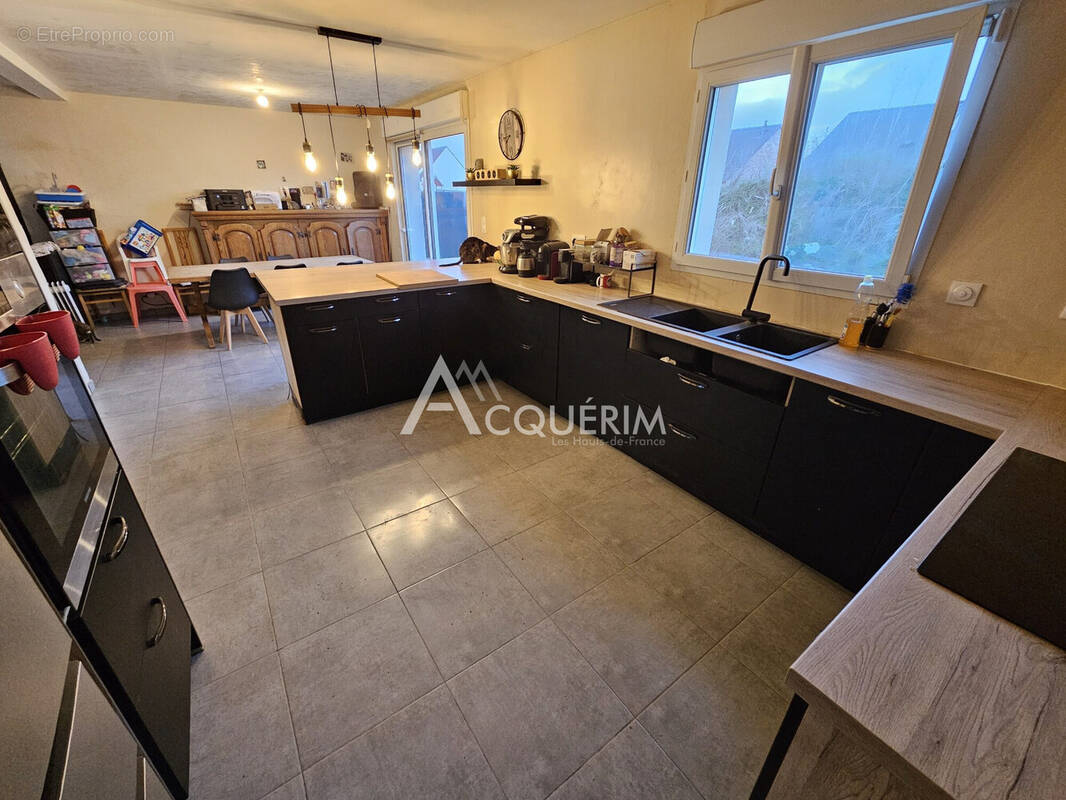 Maison à OSTRICOURT