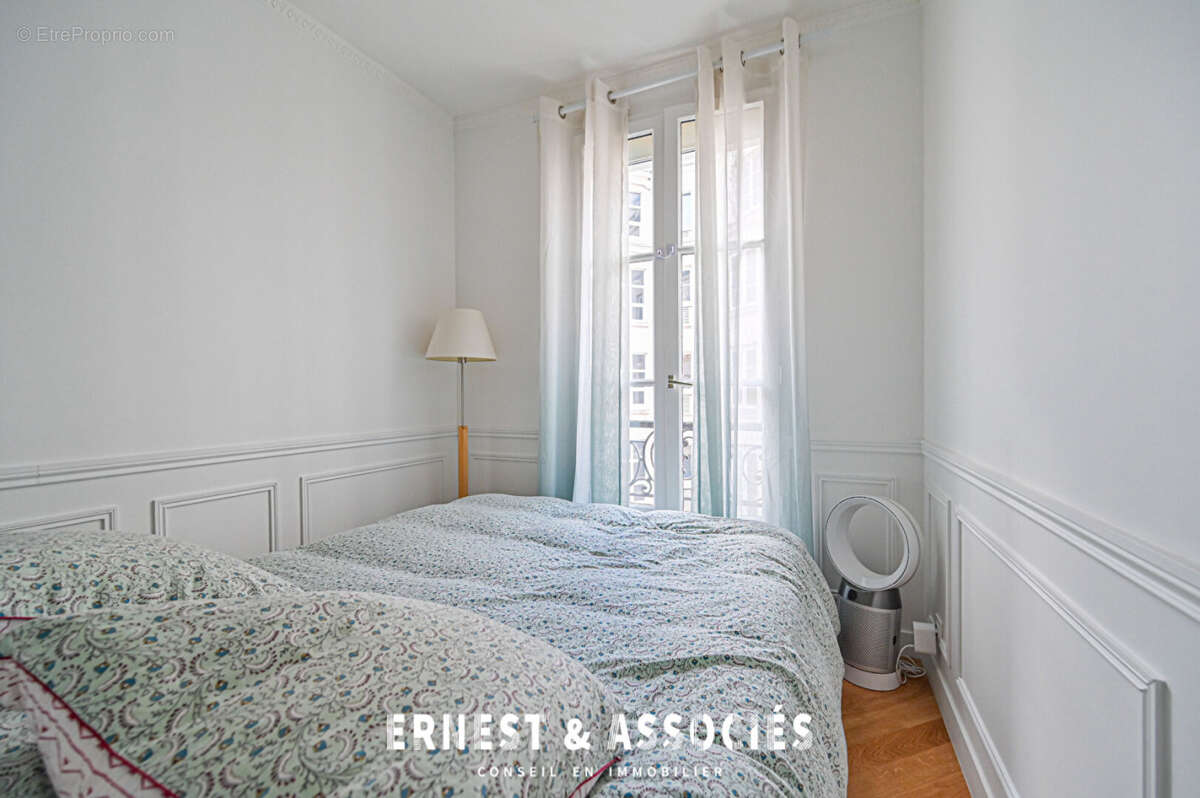 59406187g.jpg - Appartement à PARIS-10E