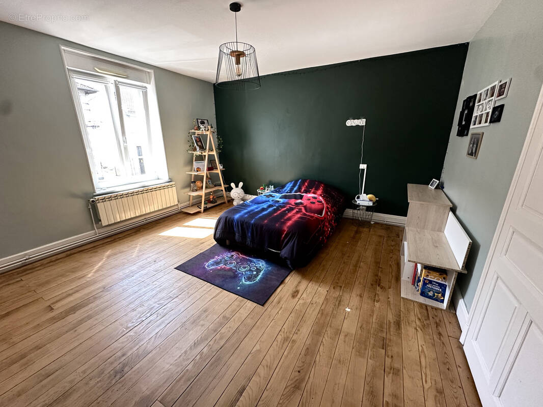 Maison à DOMEVRE-SUR-VEZOUZE