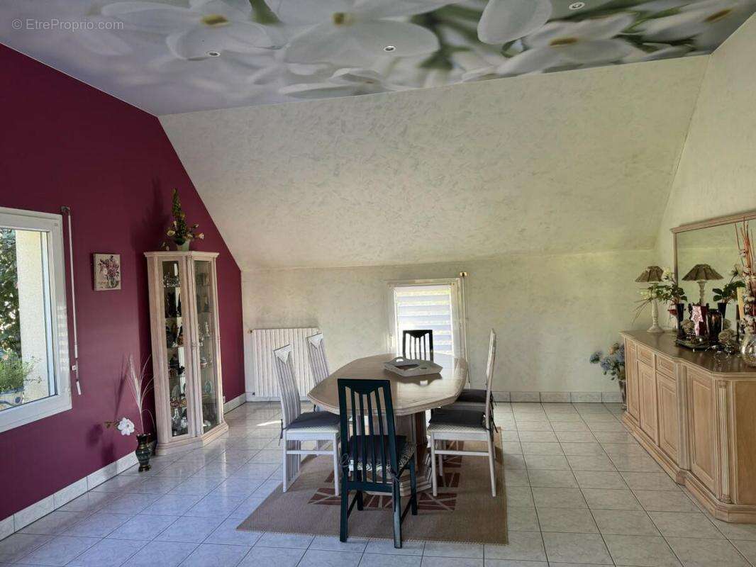 Maison 193 m² à Mouais  - photo 3
