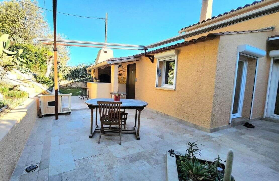 MAISON CHATEAU GOMBERT T4 / GARAGE / JARDIN 700 M² - Maison à MARSEILLE-13E