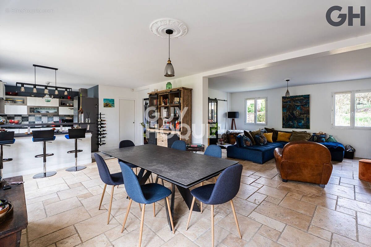 Maison à SOISY-SUR-SEINE