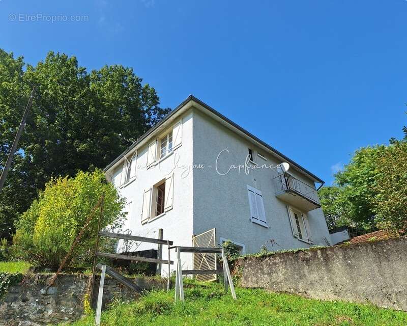 Maison familiale - Terrasse et vue dominante à deux pas du centre-ville– TULLE (19) - photo 2