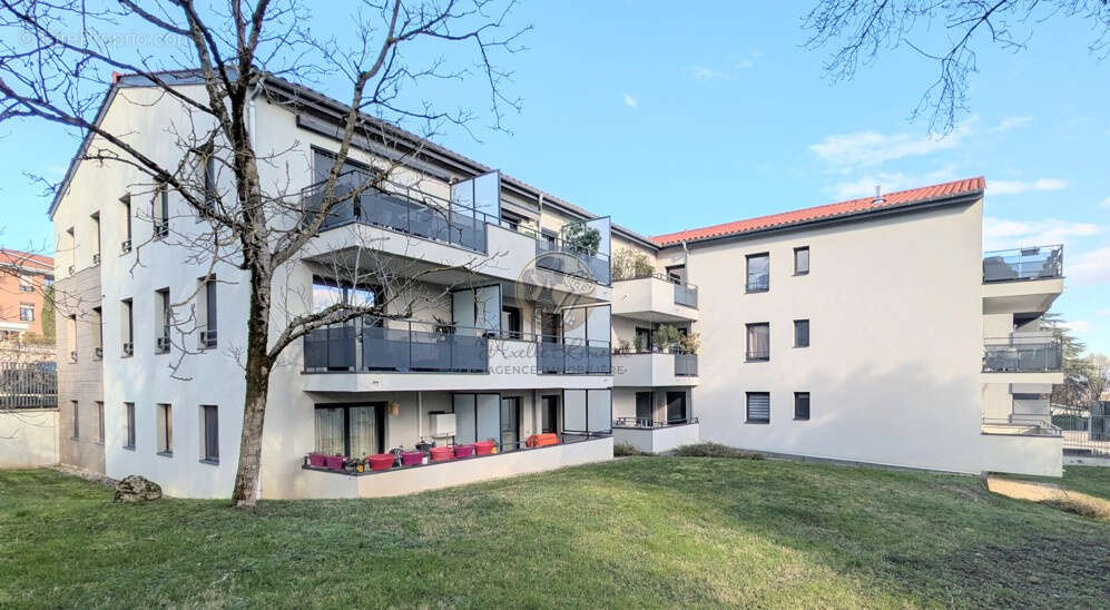 Appartement à SAINT-GENIS-LAVAL