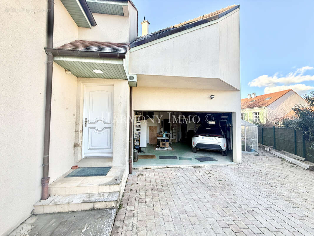 Maison à BIEVRES