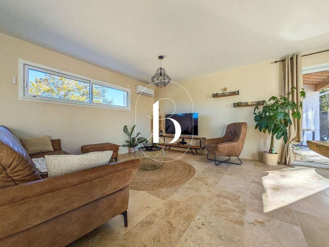 Maison à SAINT-PRIVAT-DE-CHAMPCLOS