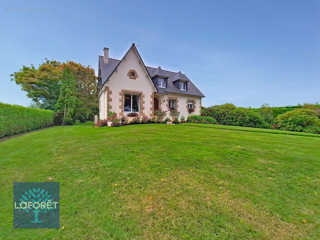 Maison à SAINT-SAUVEUR-DES-LANDES