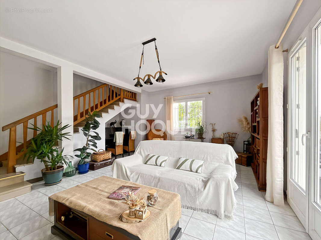 Maison à CHAUMES-EN-BRIE