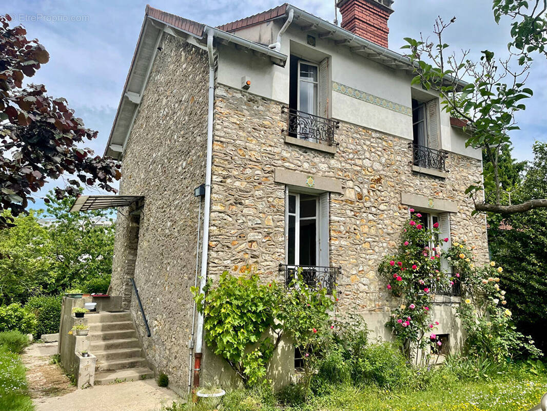 Maison à MONTMORENCY