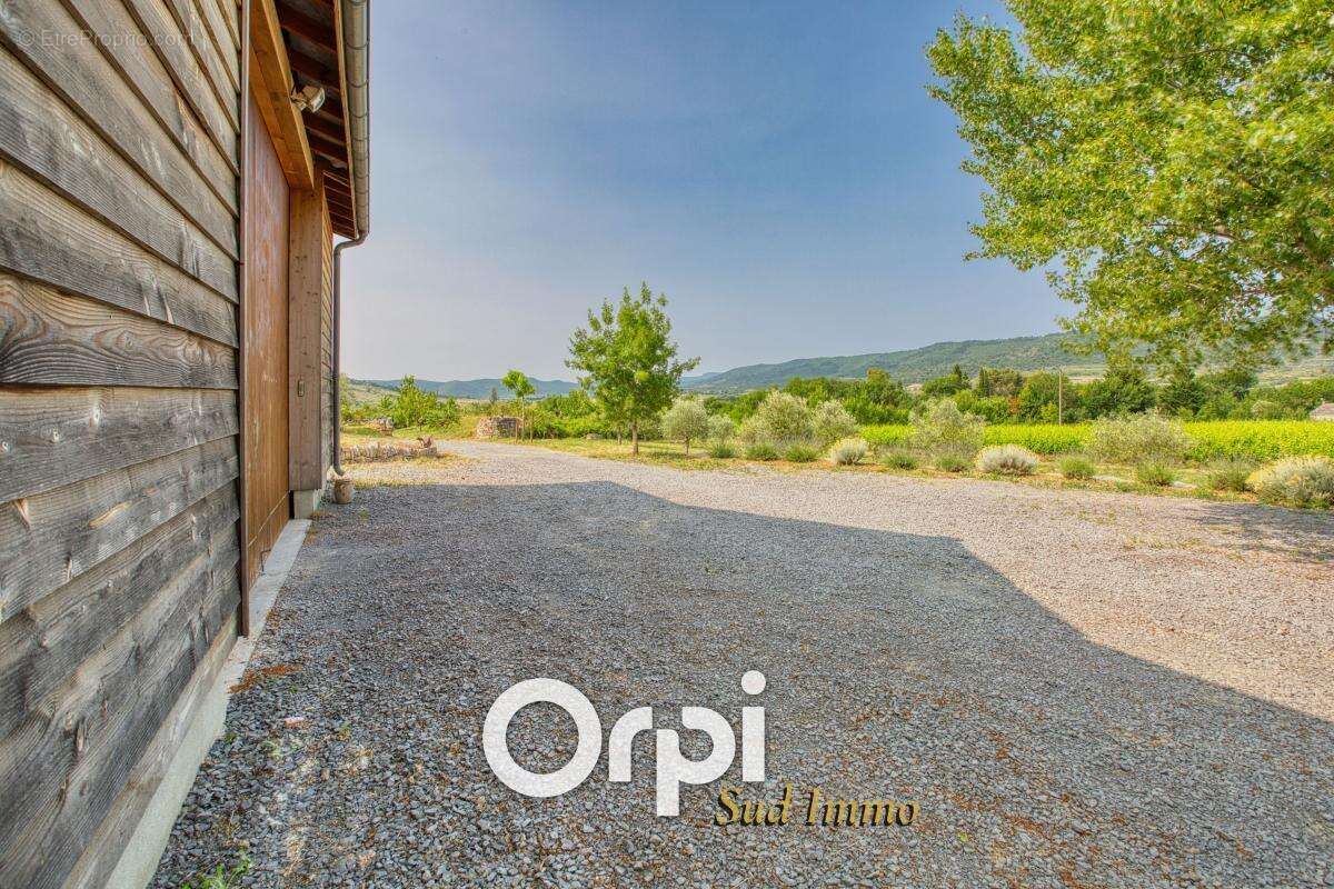 Appartement à ALBA-LA-ROMAINE