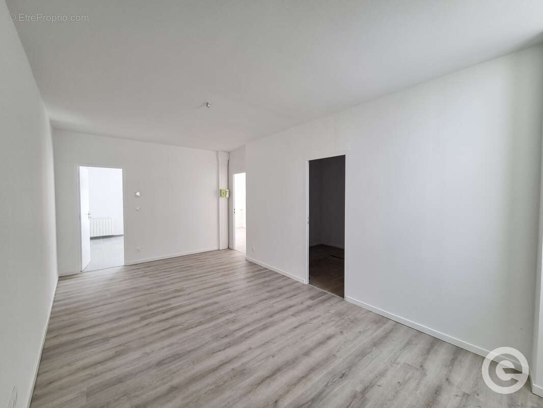 Immeuble de 5 logements au centre-ville d'Avallon avec dépendances - photo 16