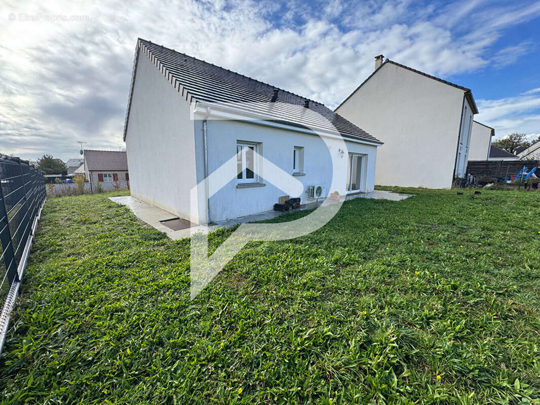 Maison à BAILLEAU-L&#039;EVEQUE