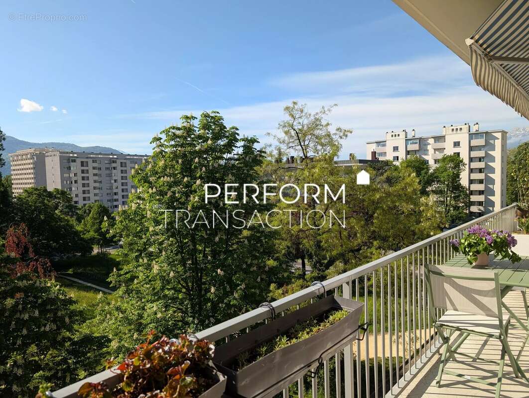 Appartement à MEYLAN