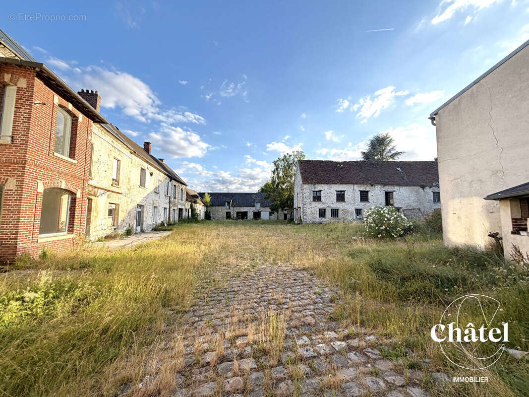 Proche Nanteuil le Haudouin - Ensemble immobilier et dépendances - Travaux - photo 8
