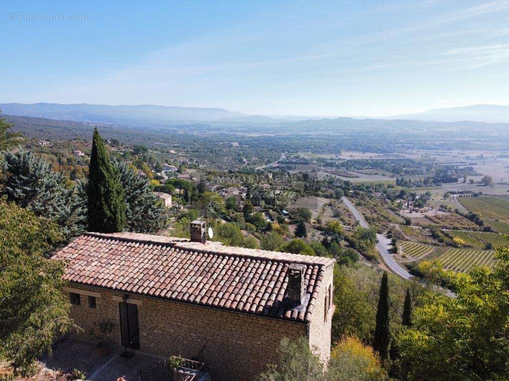 Maison à GORDES