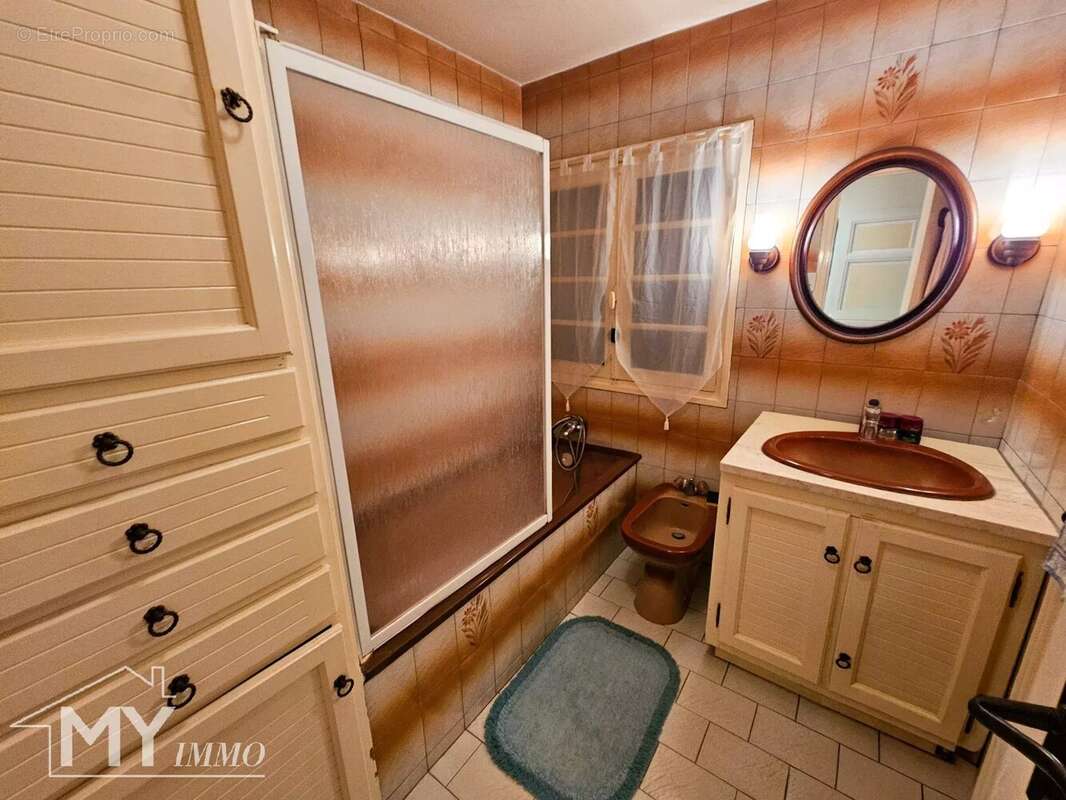 Maison à LA ROQUILLE