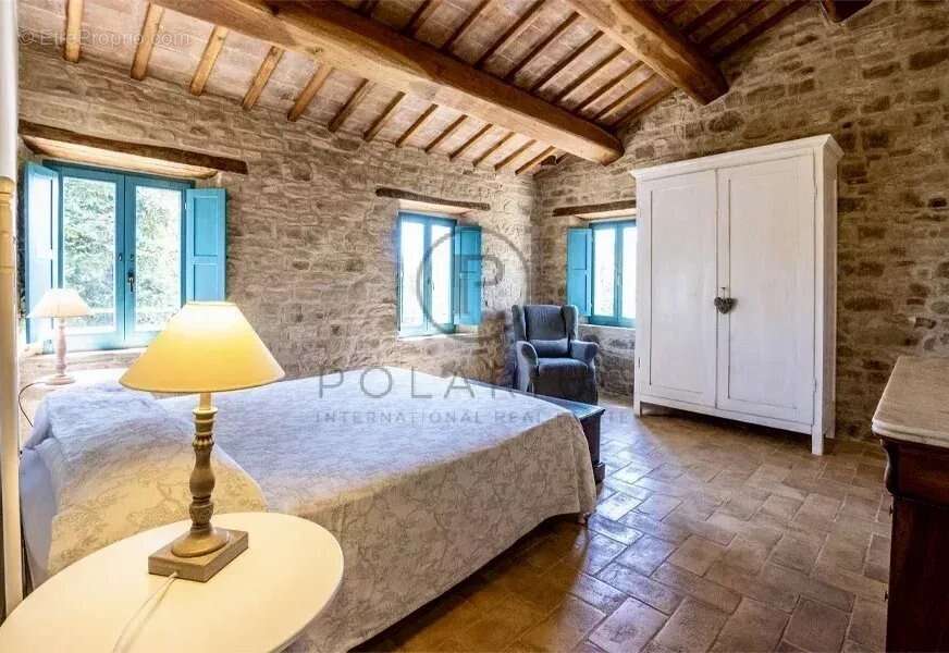 Ferme avec appartements, laboratoire de transformation et boutique à la ferme — Le Marche - photo 3
