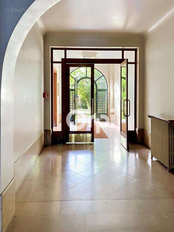 Appartement à NEUILLY-SUR-SEINE