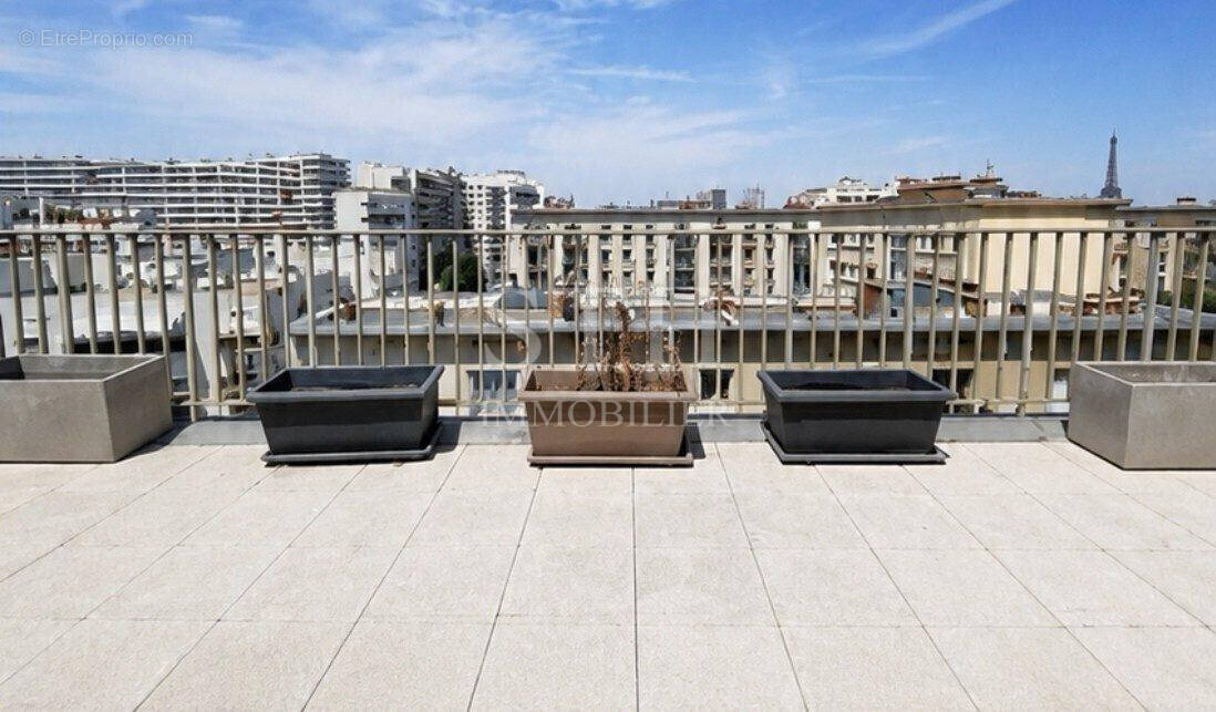 Appartement à PARIS-15E