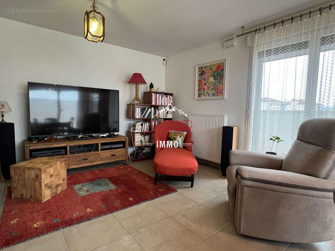 Appartement à VILLE-LA-GRAND