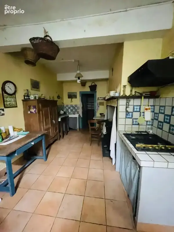 A renover - le cuing - atypique - 320à0m2 de jardin. - photo 3