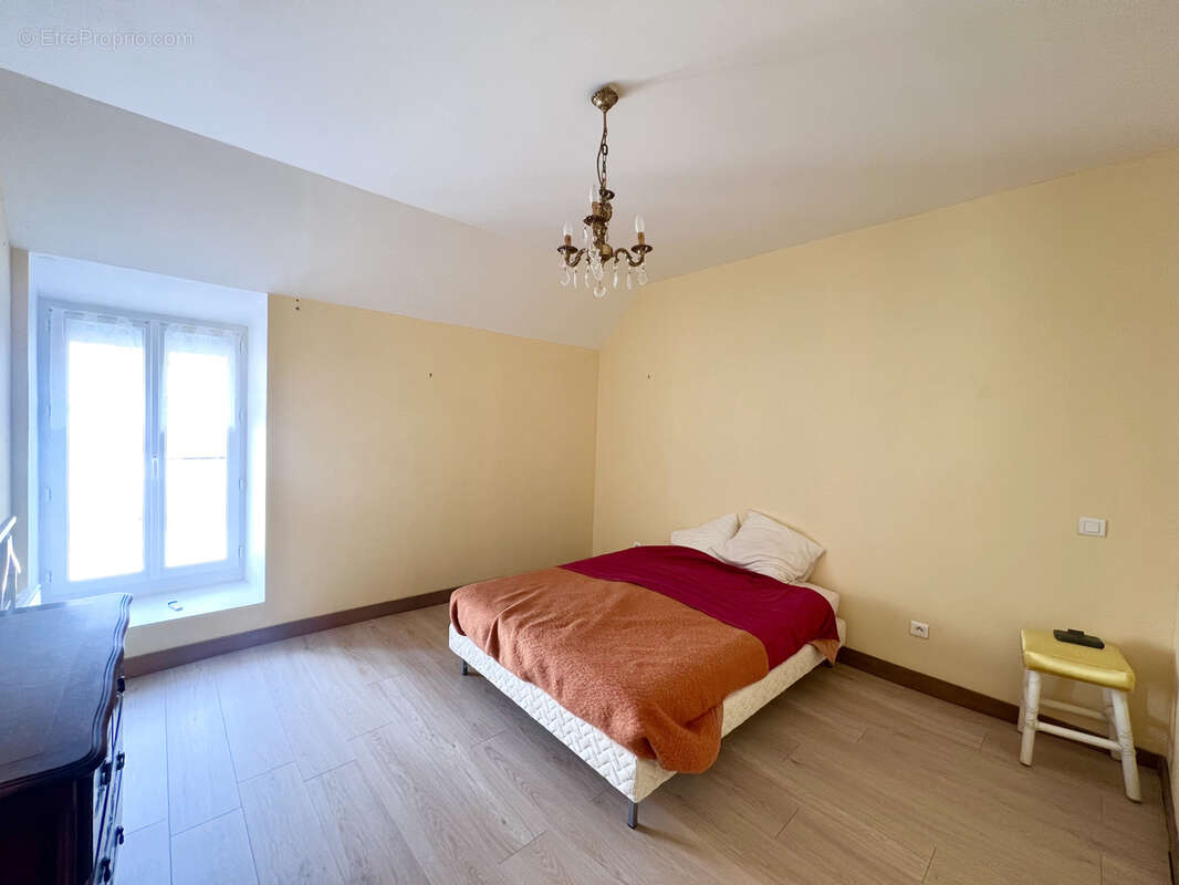 Maison à LOUAN-VILLEGRUIS-FONTAINE