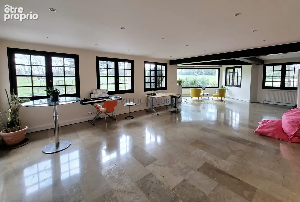 Propriété de 450m2 avec maison d'amis de 115m2 sur 19 066 m2 de parc arboré. Piscine - photo 8