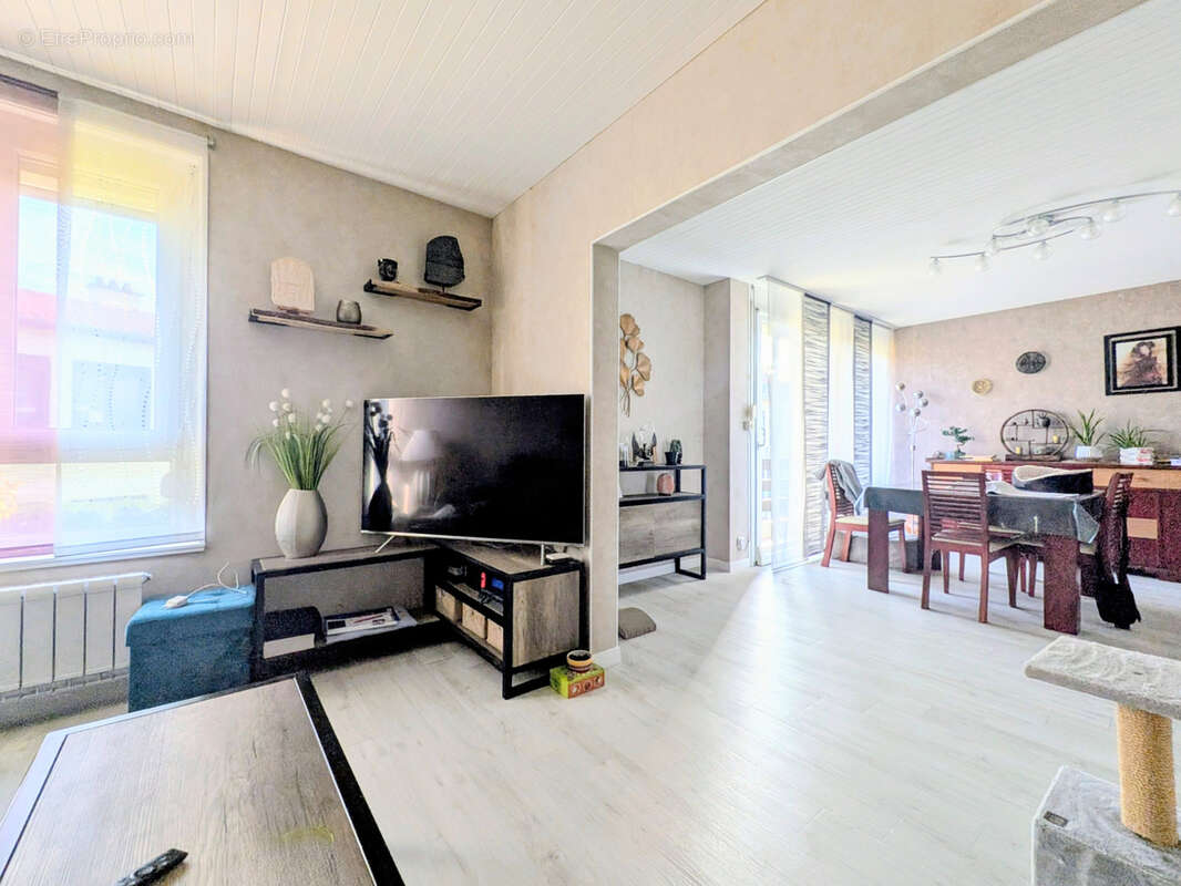 Maison à JARVILLE-LA-MALGRANGE