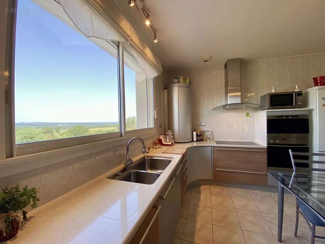 Superbe maison au coeur de Castillonnès - photo 4