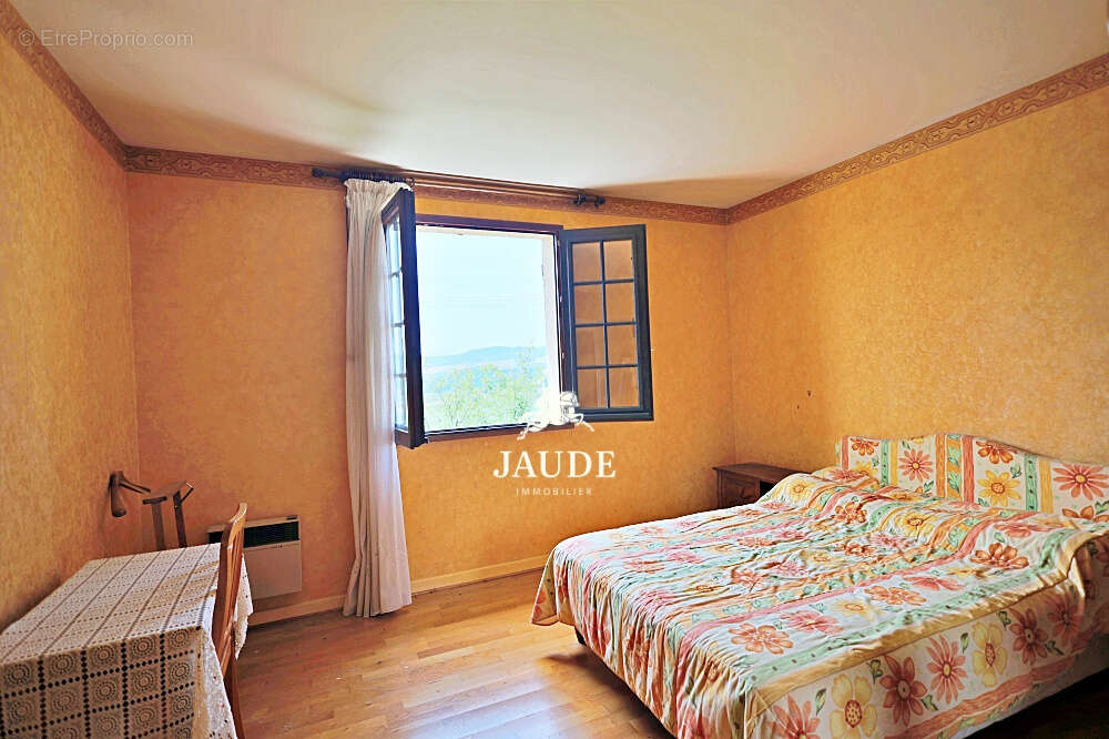 Maison à MIREFLEURS