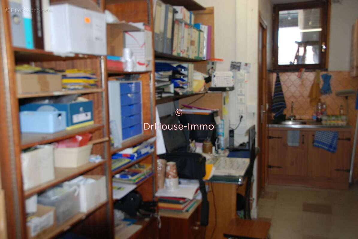 Commerce à LACAPELLE-MARIVAL