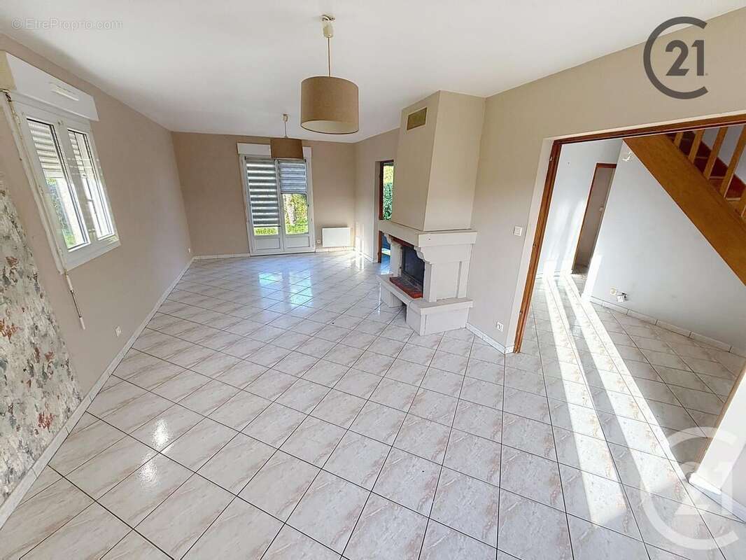 Maison à CHEMILLY-SUR-YONNE