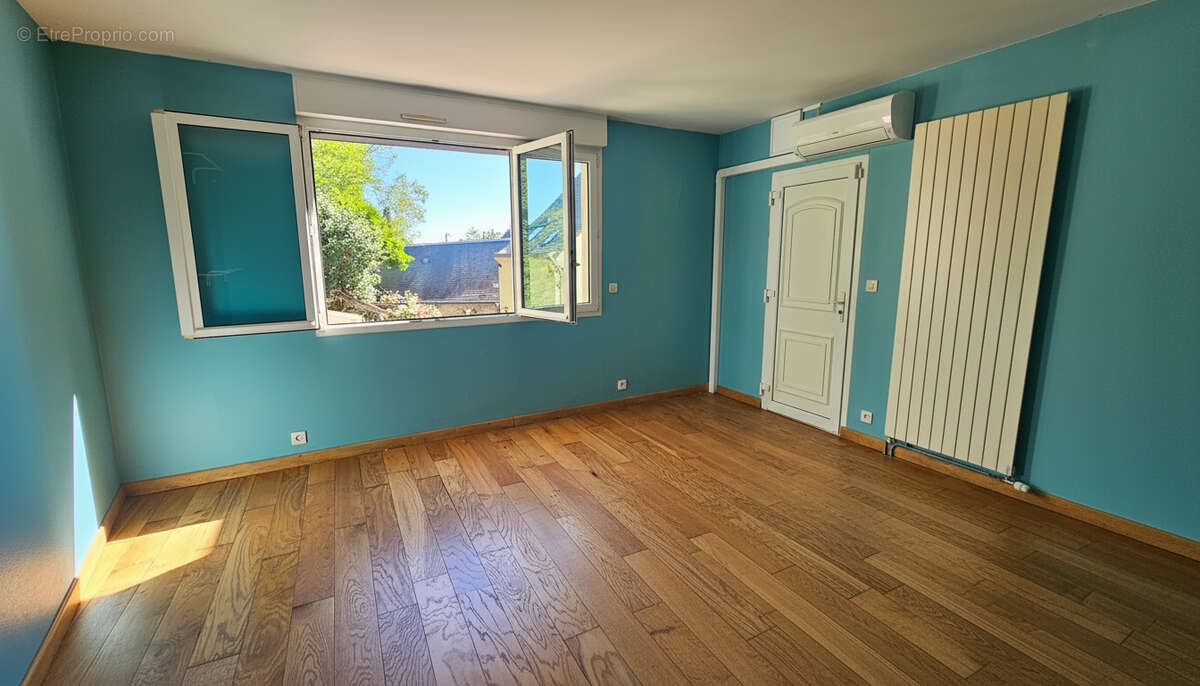Maison à CINQ-MARS-LA-PILE