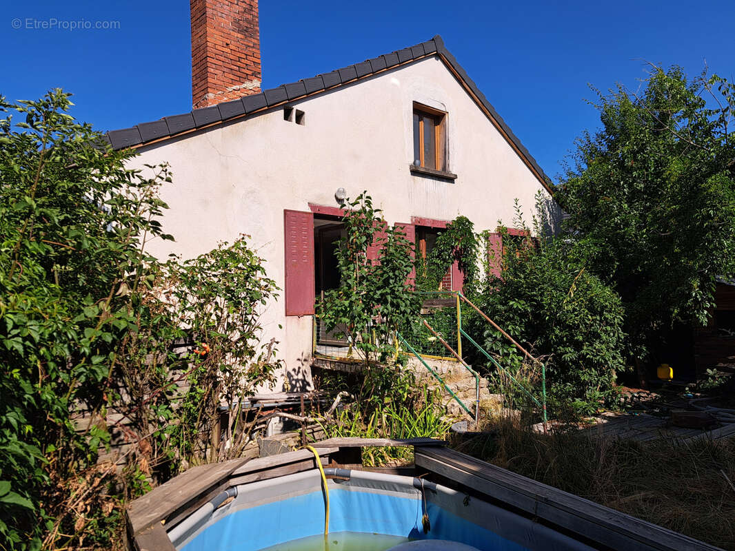 Petite maison en pierres avec jardin centre de Tence - photo 2