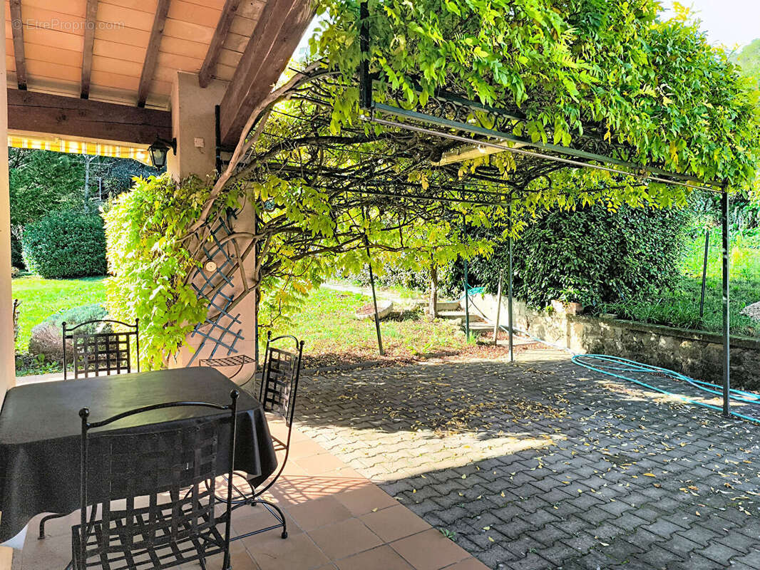 Maison à SAUVETERRE