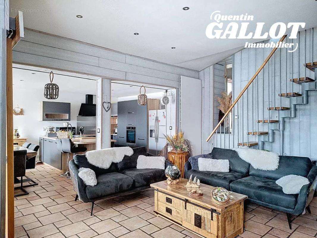 Maison à SAINT-PIERRE-BROUCK