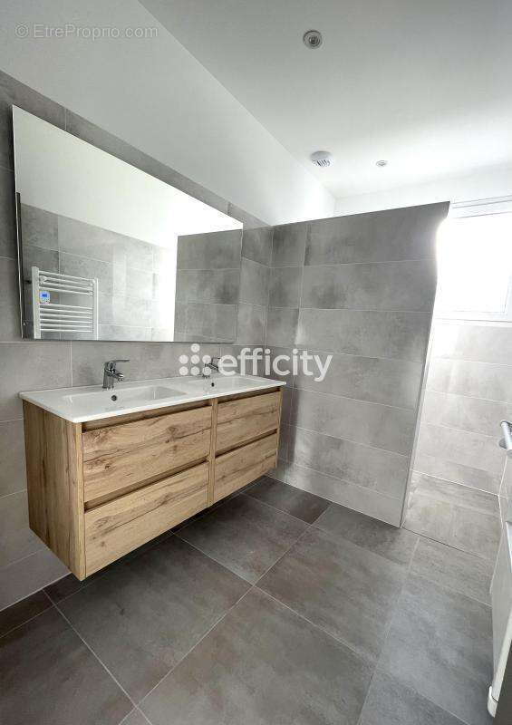 Maison à LA TOUR-DU-CRIEU