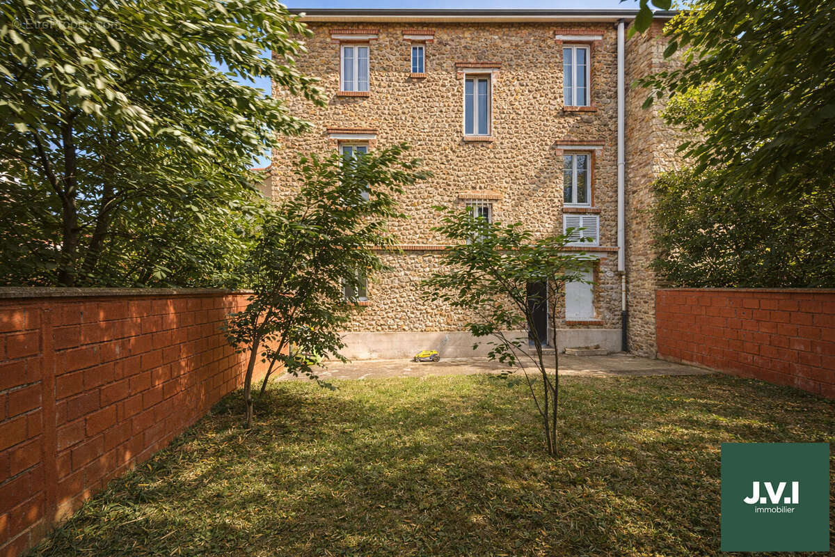 A vendre - Maison Enghien-les-Bains - 7 pièces - 147 m2 - photo 9