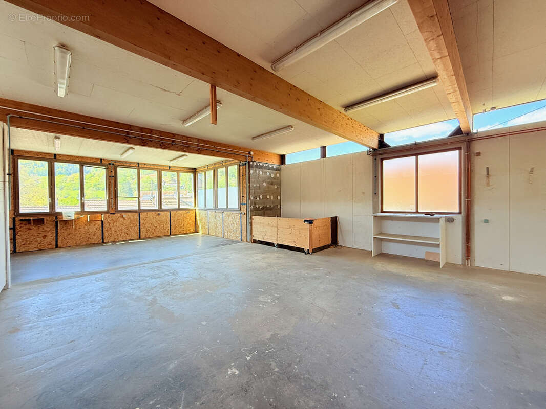 Local professionnel - 341m2 - Plusieurs accès - Possibilité transformation logements - photo 5