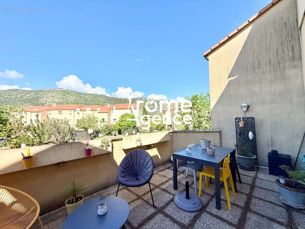 Appartement 45 m² à Guilherand-Granges  - photo 9