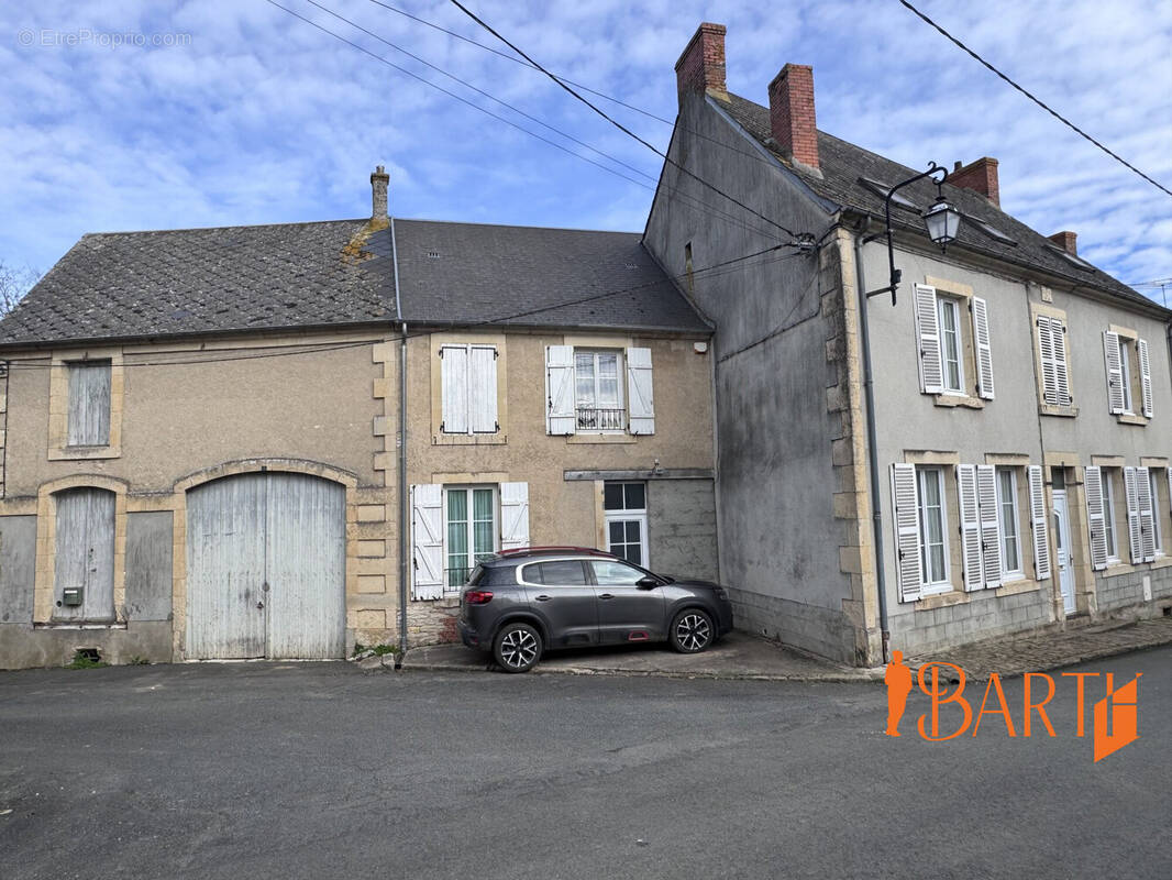 Maison à BENGY-SUR-CRAON
